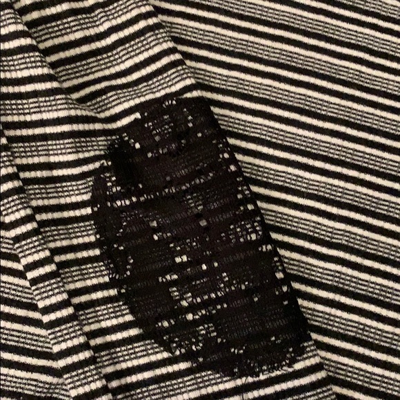 Lace-bottom tunic; L; lightly worn; lace elbow - Picture 2 of 3